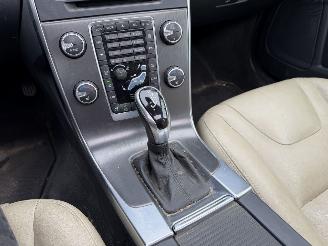 Volvo V-60 2.0 D4 133KW Autom. Schuidak Clima Navi Xenon Leer Camera Momentum NAP picture 10