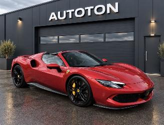 skadebil auto Ferrari 296 GTS 3.0 V6 830PK Hybrid Carbon Keramisch Lift Pass-Display NAP 2024/7