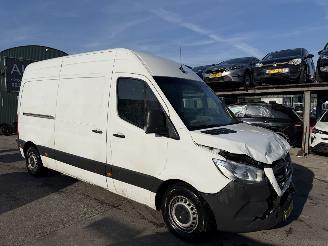 krockskadad bil bedrijf Mercedes Sprinter 315 CDI Autom. 110KW L2H2 Clima Navi Camera FWD NAP 2023/3