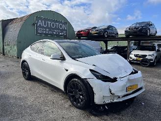 skadebil auto Tesla Model Y 58 kWH 175 KW RWD NAP 2023/11