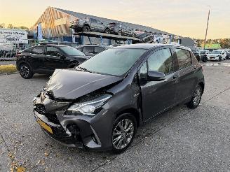 Unfallwagen Toyota Yaris 1.5 Hybrid 55KW Autom. Executive Clima Navi Camera 2018/1