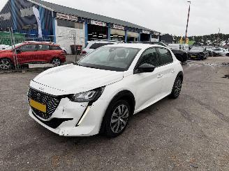 skadebil auto Peugeot e-208 50 kWh 100KW Navi Clima Led Active Pack NAP 2023/11