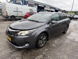 Schadeauto Toyota Avensis 1.8 VVTi 108KW Clima Navi Camera Business Limited 2014/11