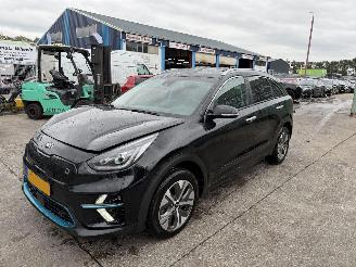 Coche accidentado Kia e-Niro 64 kWh 150KW Autom. Schuifdak Clima Navi Camera Led DynamicPlusLine NAP 2021/11