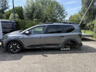 Dacia Jogger HYBRID  7 SEATER picture 2