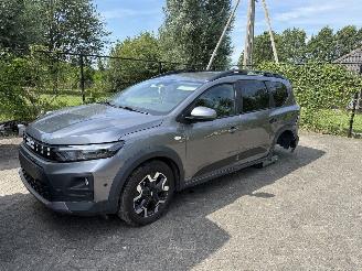 damaged passenger cars Dacia Jogger HYBRID  7 SEATER 2026/3