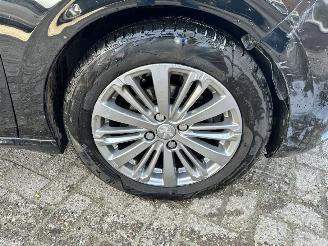 Peugeot 208 1.2 Signature picture 22