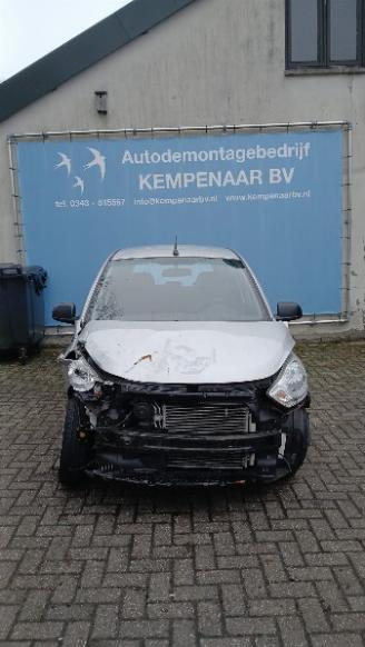 Sloopauto Hyundai I-10 i10 (F5) Hatchback 1.1i 12V (G4HG5) [51kW]  (04-2011/12-2013) 2011