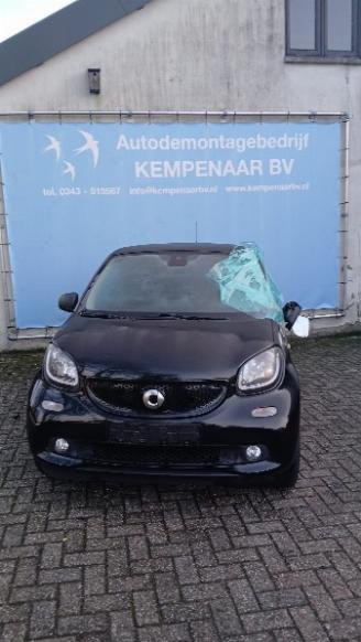 Auto da rottamare Smart Forfour Forfour (453) Hatchback 5-drs 0.9 TCE 12V (M281.910) [66kW]  (09-2014/=
=2E..) 2017