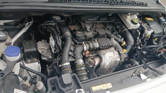 Peugeot 5008 5008 I (0A/0E) MPV 1.6 HDiF 16V (DV6C(9HD)) [84kW]  (03-2013/03-2017) picture 3