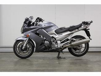 krockskadad bil motor Yamaha FJR 1300  2006/4