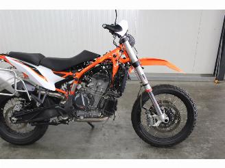 KTM  890 Adventure R picture 18