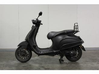 skadebil bromfiets Vespa  Sprint SNOR 2014/12