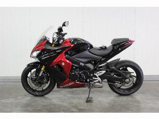krockskadad bil motor Suzuki  GSX-S 1000 F 2016