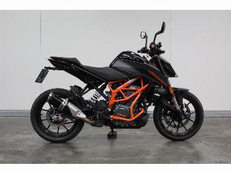 KTM 390 Duke  picture 3