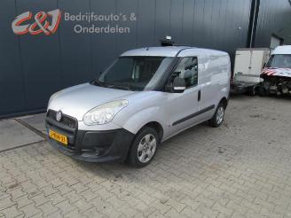 Coche siniestrado Fiat Doblo Doblo Cargo (263), Van, 2010 1.3 MJ 16V DPF Euro 5 2011/5