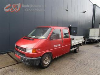 Coche siniestrado Volkswagen Transporter Transporter T4, Van, 1990 / 2003 1.9 TD 2001/10