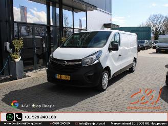 skadebil bedrijf Opel Vivaro 1.6 CDTI L2H1 Edition airco cruise voorschade 2018/10