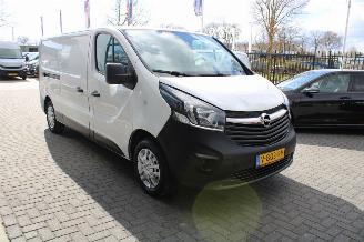 Opel Vivaro 1.6 CDTI L2H1 Edition airco cruise voorschade picture 6