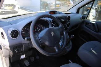 Peugeot Partner 120 1.6 HDi 75 L1 XR airco achterschade picture 9