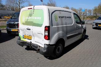 Peugeot Partner 120 1.6 HDi 75 L1 XR airco achterschade picture 6