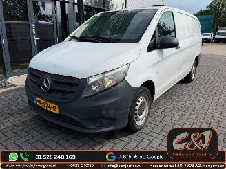 krockskadad bil bedrijf Mercedes Vito 109 CDI Functional Lang airco 3 zits marge ( btw vrij ) 2015/6