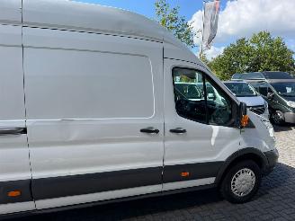 Ford Transit  picture 12