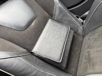 Volvo V-60 2.4 D6 AWD Hybride  R Design picture 16