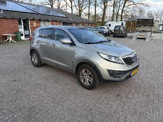 Voiture accidenté Kia Sportage 2.0 X First Edition 2010/9