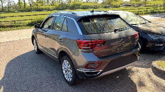 Volkswagen T-Roc 1.5 AUTOMAAT picture 2
