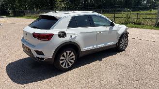 Volkswagen T-Roc 1.5 panodak picture 6