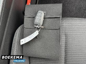 Peugeot 308 SW 1.6 Plug-in Hybrid 180 Active Pack Business picture 19