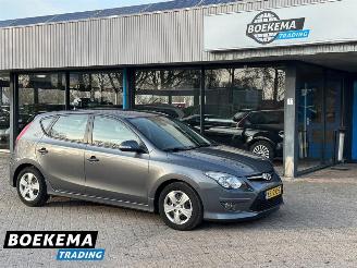 uszkodzony samochody osobowe Hyundai I-30 1.4i i-Motion Business Climate Stoelverw. 2011/5