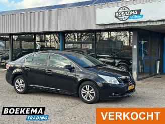 krockskadad bil auto Toyota Avensis 2.0 VVTi Dynamic Automaat Navigatie Clima Cruise 2009/4