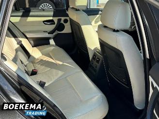 BMW 3-serie 325xi 218PK High Exe 4X4 Leer Automaat Open-Dak Keylss Navigatie picture 15