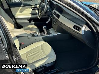 BMW 3-serie 325xi 218PK High Exe 4X4 Leer Automaat Open-Dak Keylss Navigatie picture 16