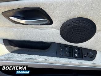 BMW 3-serie 325xi 218PK High Exe 4X4 Leer Automaat Open-Dak Keylss Navigatie picture 9