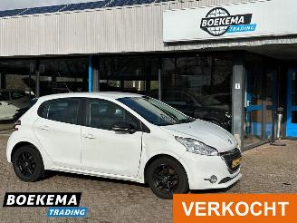 Unfallwagen Peugeot 208 1.2 e-VTi Active Automaat Navigatie Climate 2014/1