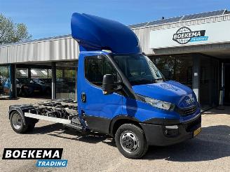 uszkodzony samochody ciężarowe Iveco Daily 40C21 3.0 Hi-Matic Clixtar Geveerde-stoel Climate Navigatie Tacho Webasto 2017/1
