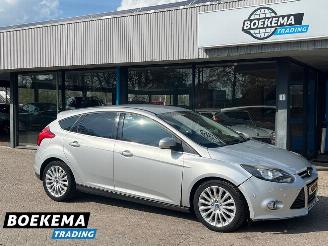 krockskadad bil auto Ford Focus 1.0 TItanium Ed. Plus Navigatie Cruise PDC 2014/6