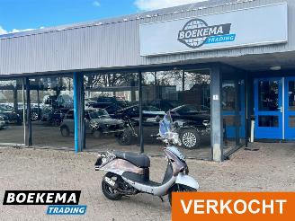 Schade scooter Sym  Allo GT 45KM 2014/5