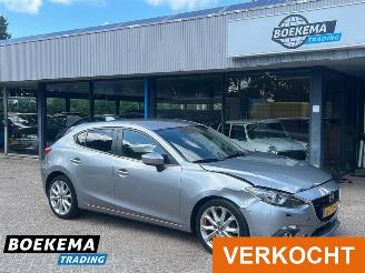 damaged passenger cars Mazda 3 2.0 GT-M Navigatie Bose Keyless HUD Leer Stoelverw. 2014/5