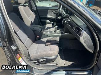 BMW 3-serie 318i High Executive Panorama Stoelverw. Navigatie Climate PDC picture 15