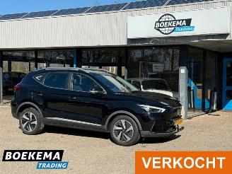 Schadeauto MG ZS EV Long Range Luxury 70 kWh Panorama Navigatie Camera Keyless 2021/12