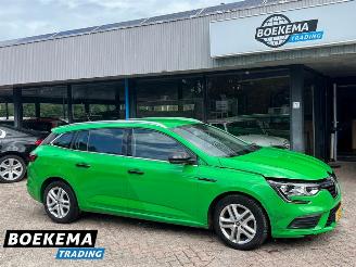 damaged passenger cars Renault Mégane Estate 1.3 TCe Zen LED Climate Cruise Navi PDC 2020/9