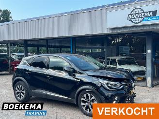 Voiture accidenté Renault Captur 1.6 E-Tech Plug-in Hybrid Keyless Led Climate Navi PDC 2021/5
