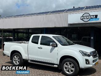Schade bestelwagen Isuzu D-Max 1.9 Extended Cab X-Country Automaat 4X4 3500KG Trekgewicht 2019/2