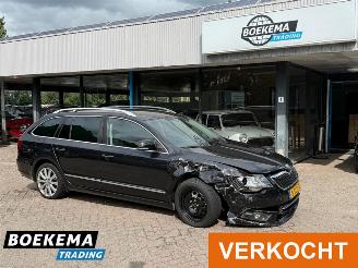 krockskadad bil auto Skoda Superb Combi 1.6 TDI Ambition Business Xenon Navigatie Clima Stoelverw. 2014/1