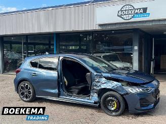 Schadeauto Ford Focus 1.0 Hybrid ST Line Keyless LED Climate Navi Cruise PDC 2023/9