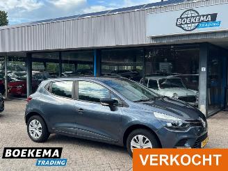 Coche accidentado Renault Clio 0.9 TCe Life Climate Cruise 2018/8